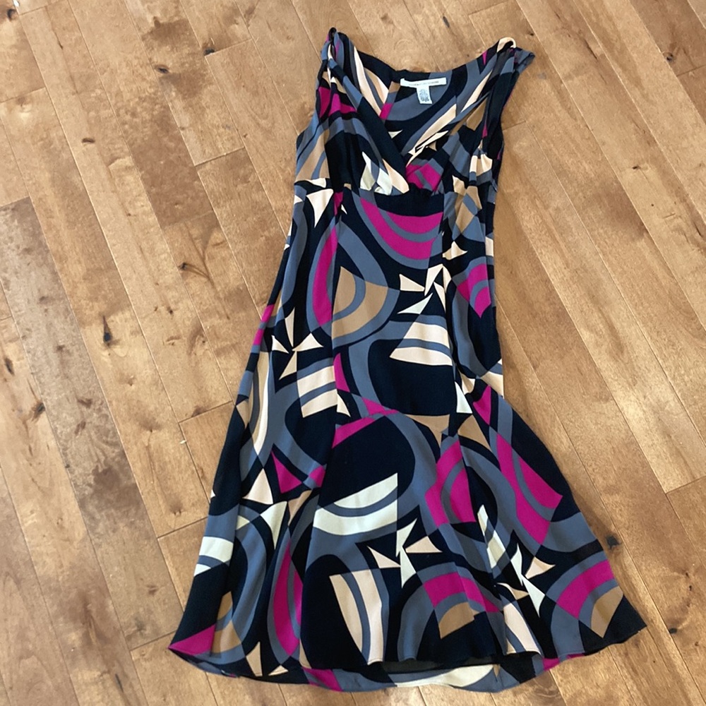 DVF Clooney Silk Dress w/Geometric Print; Size 8